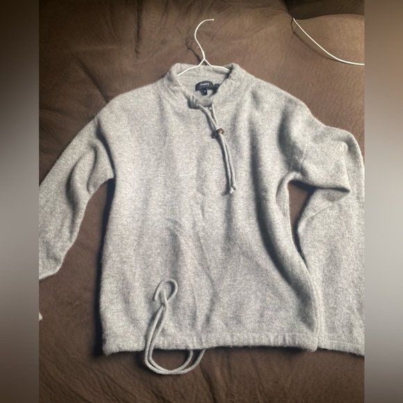 Theory 100% cashmere gray sweater - Picture 4 of 12